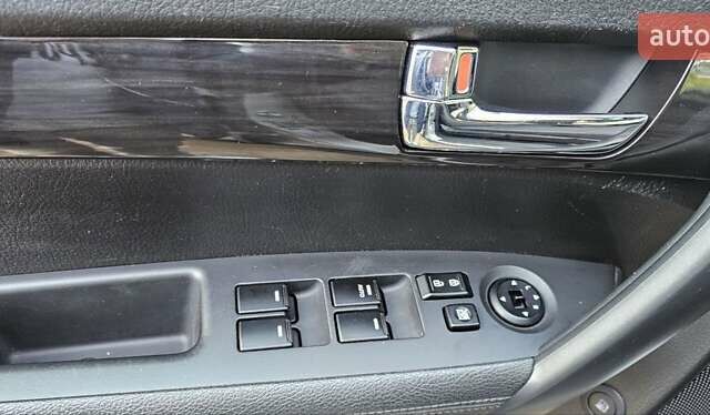 Киа Соренто 2013 в Киеве на Automoto.ua Серый Киа Соренто, объемом двигателя 2.4 л и пробегом 230 тыс. км за 9999 $, фото 10 на Automoto.ua