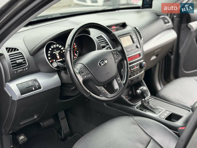 Серый Киа Соренто, объемом двигателя 2.2 л и пробегом 143 тыс. км за 17400 $, фото 19 на Automoto.ua