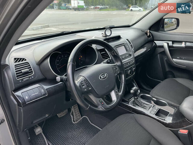 Сірий Кіа Соренто, об'ємом двигуна 2.36 л та пробігом 212 тис. км за 10000 $, фото 10 на Automoto.ua