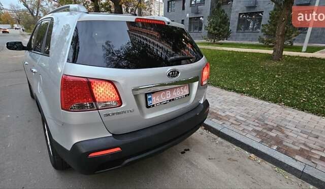Киа Соренто 2013 в Киеве на Automoto.ua Серый Киа Соренто, объемом двигателя 2.4 л и пробегом 230 тыс. км за 9999 $, фото 31 на Automoto.ua