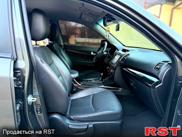 Сірий Кіа Соренто, об'ємом двигуна 20 л та пробігом 175 тис. км за 16500 $, фото 8 на Automoto.ua