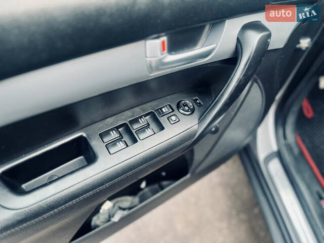 Серый Киа Соренто, объемом двигателя 2.2 л и пробегом 212 тыс. км за 16300 $, фото 13 на Automoto.ua