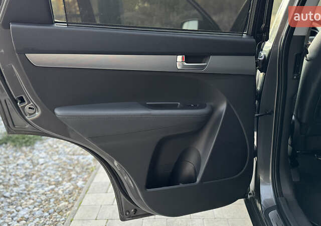 Сірий Кіа Соренто, об'ємом двигуна 2.2 л та пробігом 230 тис. км за 17100 $, фото 43 на Automoto.ua