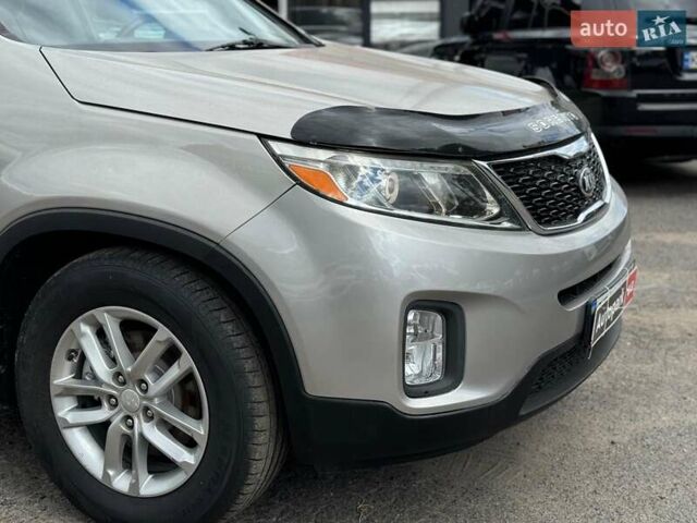 Серый Киа Соренто, объемом двигателя 2.4 л и пробегом 198 тыс. км за 12830 $, фото 3 на Automoto.ua