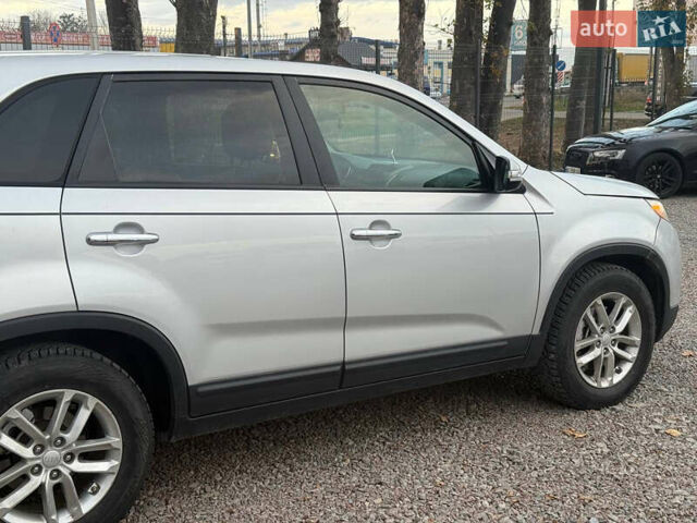 Серый Киа Соренто, объемом двигателя 2.36 л и пробегом 195 тыс. км за 10900 $, фото 18 на Automoto.ua