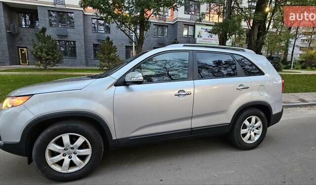 Киа Соренто 2013 в Киеве на Automoto.ua Серый Киа Соренто, объемом двигателя 2.4 л и пробегом 230 тыс. км за 9999 $, фото 16 на Automoto.ua