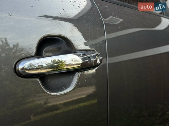 Серый Киа Соренто, объемом двигателя 2.2 л и пробегом 265 тыс. км за 15800 $, фото 15 на Automoto.ua