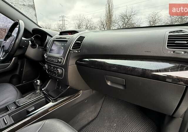 Сірий Кіа Соренто, об'ємом двигуна 2 л та пробігом 229 тис. км за 16275 $, фото 39 на Automoto.ua