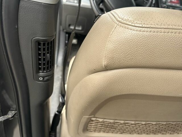 Серый Киа Соренто, объемом двигателя 2.2 л и пробегом 226 тыс. км за 13100 $, фото 23 на Automoto.ua