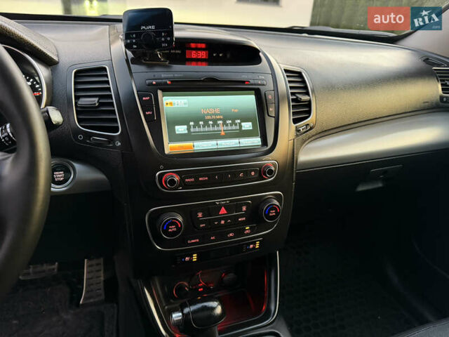 Сірий Кіа Соренто, об'ємом двигуна 2.2 л та пробігом 198 тис. км за 16900 $, фото 22 на Automoto.ua