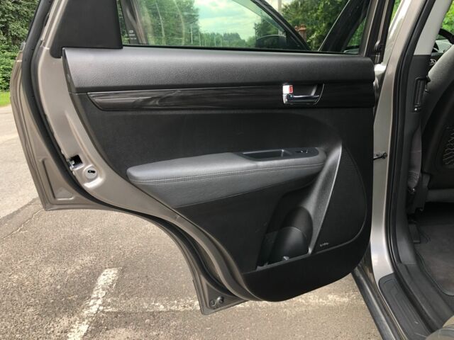 Серый Киа Соренто, объемом двигателя 2.4 л и пробегом 147 тыс. км за 11000 $, фото 15 на Automoto.ua