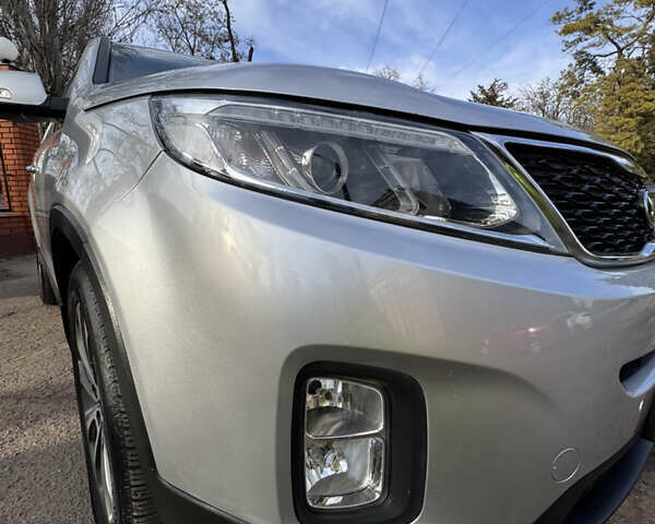Сірий Кіа Соренто, об'ємом двигуна 2 л та пробігом 140 тис. км за 14900 $, фото 3 на Automoto.ua