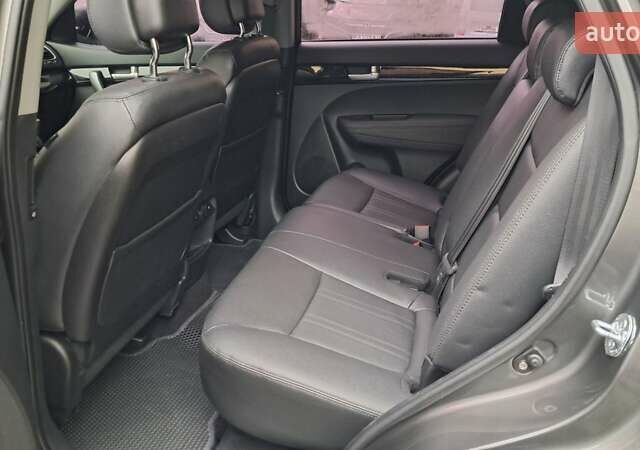 Серый Киа Соренто, объемом двигателя 2 л и пробегом 144 тыс. км за 16900 $, фото 13 на Automoto.ua