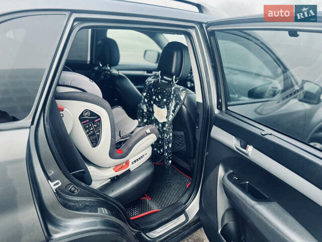 Серый Киа Соренто, объемом двигателя 2.2 л и пробегом 212 тыс. км за 16300 $, фото 27 на Automoto.ua