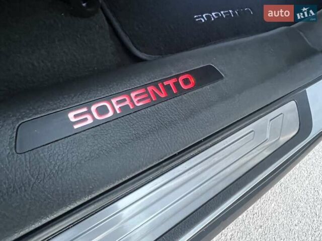 Серый Киа Соренто, объемом двигателя 2.2 л и пробегом 170 тыс. км за 17799 $, фото 125 на Automoto.ua
