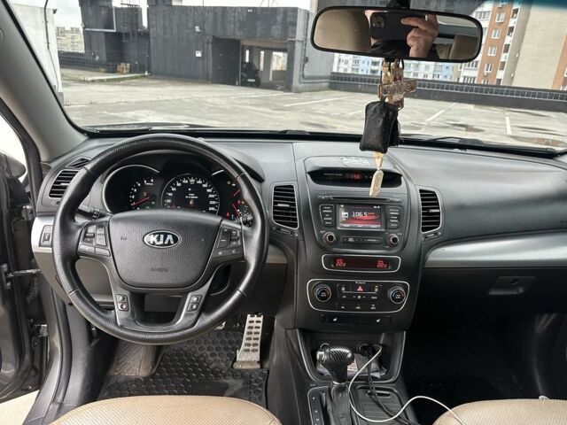 Серый Киа Соренто, объемом двигателя 2.2 л и пробегом 226 тыс. км за 13100 $, фото 6 на Automoto.ua