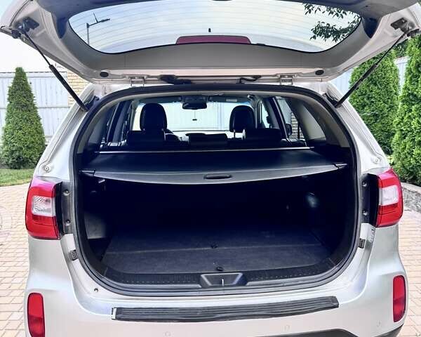 Сірий Кіа Соренто, об'ємом двигуна 2.2 л та пробігом 249 тис. км за 13600 $, фото 12 на Automoto.ua