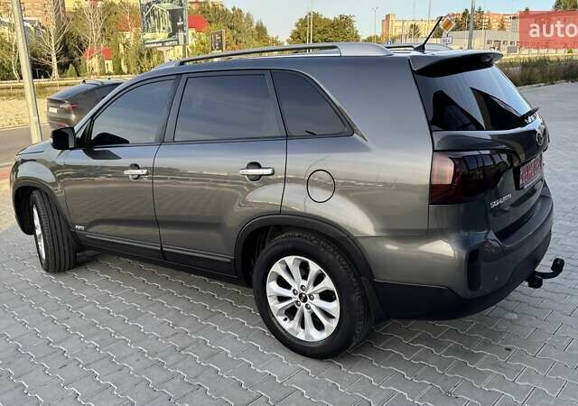Серый Киа Соренто, объемом двигателя 2.2 л и пробегом 243 тыс. км за 17299 $, фото 4 на Automoto.ua