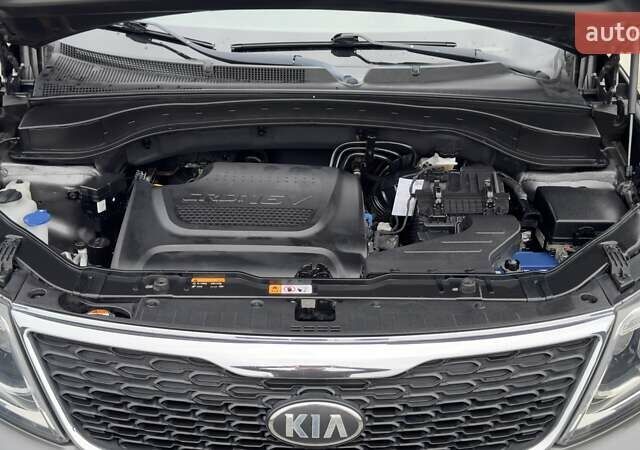 Сірий Кіа Соренто, об'ємом двигуна 2.2 л та пробігом 230 тис. км за 17100 $, фото 37 на Automoto.ua