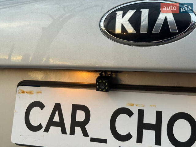 Серый Киа Соренто, объемом двигателя 2.36 л и пробегом 195 тыс. км за 10900 $, фото 12 на Automoto.ua