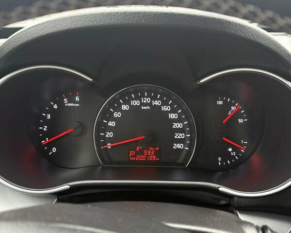 Серый Киа Соренто, объемом двигателя 2.2 л и пробегом 200 тыс. км за 15600 $, фото 20 на Automoto.ua