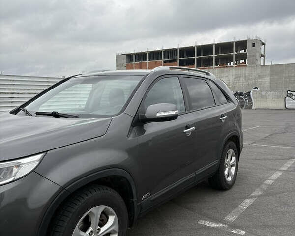 Серый Киа Соренто, объемом двигателя 2.2 л и пробегом 200 тыс. км за 15600 $, фото 1 на Automoto.ua