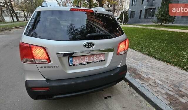 Киа Соренто 2013 в Киеве на Automoto.ua Серый Киа Соренто, объемом двигателя 2.4 л и пробегом 230 тыс. км за 9999 $, фото 33 на Automoto.ua