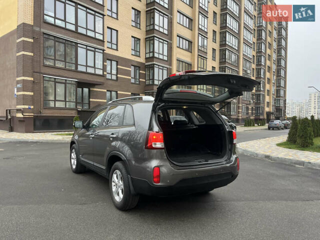 Серый Киа Соренто, объемом двигателя 2.2 л и пробегом 186 тыс. км за 14800 $, фото 11 на Automoto.ua