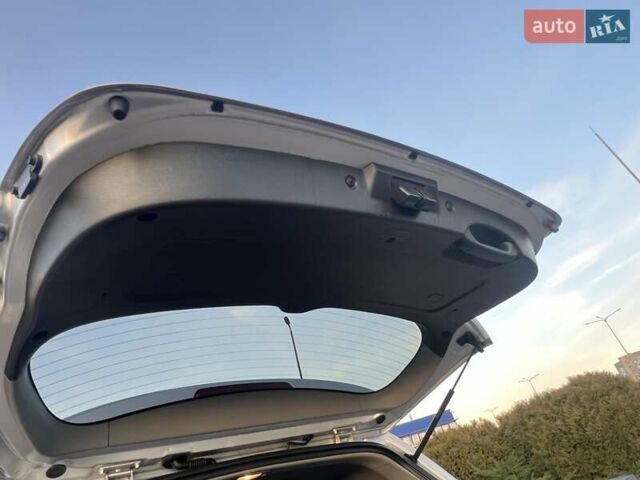 Серый Киа Соренто, объемом двигателя 2.2 л и пробегом 170 тыс. км за 17799 $, фото 118 на Automoto.ua