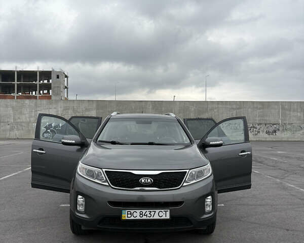 Серый Киа Соренто, объемом двигателя 2.2 л и пробегом 200 тыс. км за 15600 $, фото 5 на Automoto.ua