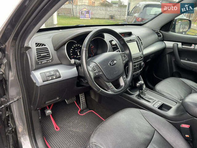 Серый Киа Соренто, объемом двигателя 2.2 л и пробегом 234 тыс. км за 16500 $, фото 13 на Automoto.ua