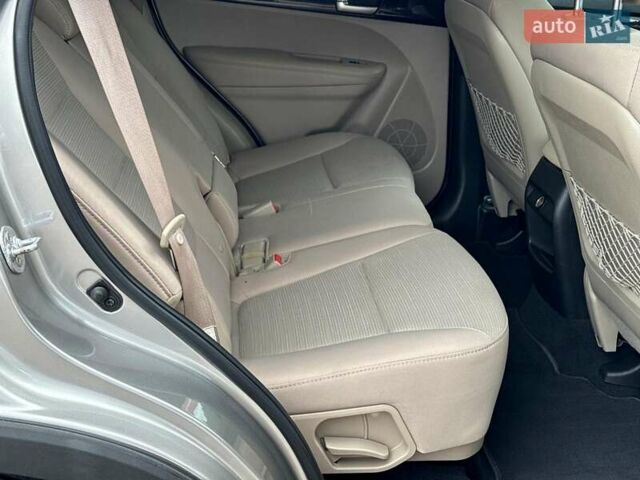 Серый Киа Соренто, объемом двигателя 2.4 л и пробегом 198 тыс. км за 12830 $, фото 22 на Automoto.ua