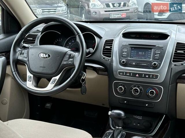 Серый Киа Соренто, объемом двигателя 2.4 л и пробегом 198 тыс. км за 12830 $, фото 26 на Automoto.ua
