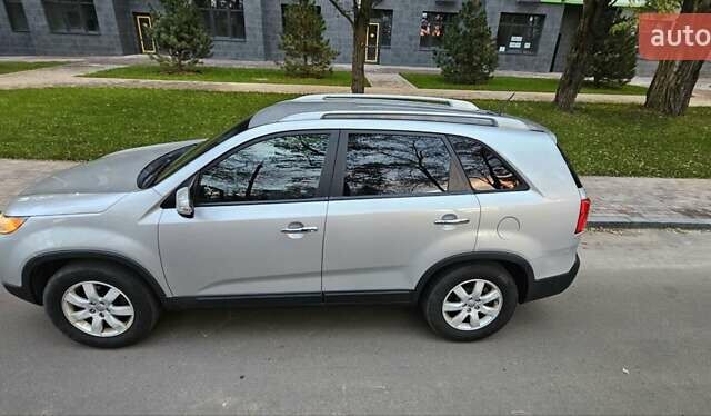Киа Соренто 2013 в Киеве на Automoto.ua Серый Киа Соренто, объемом двигателя 2.4 л и пробегом 230 тыс. км за 9999 $, фото 25 на Automoto.ua
