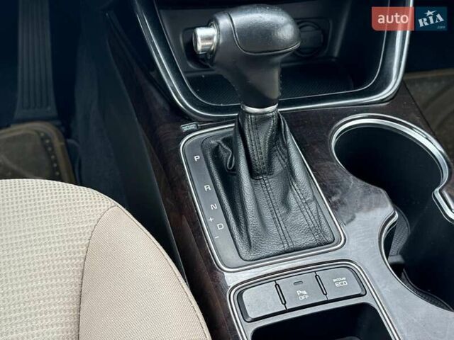 Серый Киа Соренто, объемом двигателя 2.4 л и пробегом 198 тыс. км за 12830 $, фото 31 на Automoto.ua