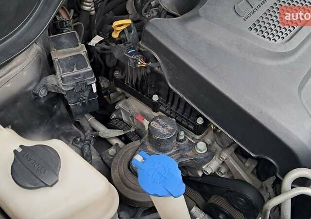 Серый Киа Соренто, объемом двигателя 2 л и пробегом 144 тыс. км за 16900 $, фото 26 на Automoto.ua