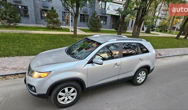 Киа Соренто 2013 в Киеве на Automoto.ua Серый Киа Соренто, объемом двигателя 2.4 л и пробегом 230 тыс. км за 9999 $, фото 27 на Automoto.ua