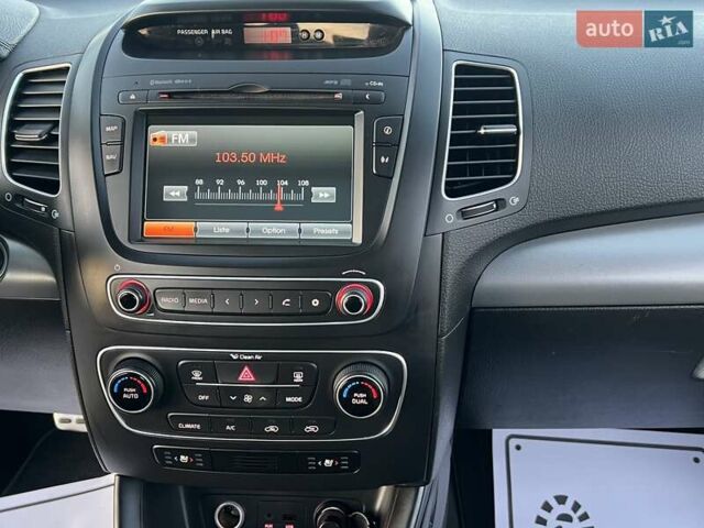 Серый Киа Соренто, объемом двигателя 2.2 л и пробегом 170 тыс. км за 17799 $, фото 138 на Automoto.ua