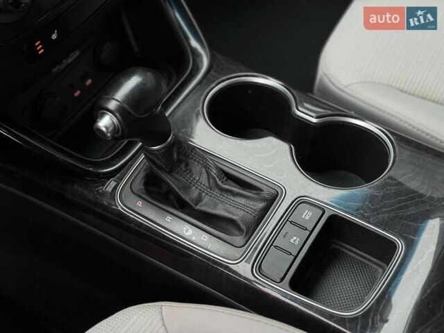 Сірий Кіа Соренто, об'ємом двигуна 2.36 л та пробігом 193 тис. км за 12300 $, фото 38 на Automoto.ua