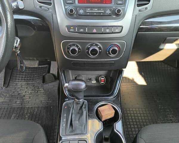 Киа Соренто 2014 в Чернигове на Automoto.ua Серый Киа Соренто, объемом двигателя 2.36 л и пробегом 147 тыс. км за 12700 $, фото 21 на Automoto.ua
