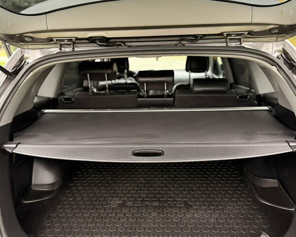 Киа Соренто 2014 в Дубно на Automoto.ua Серый Киа Соренто, объемом двигателя 2.2 л и пробегом 220 тыс. км за 16499 $, фото 34 на Automoto.ua