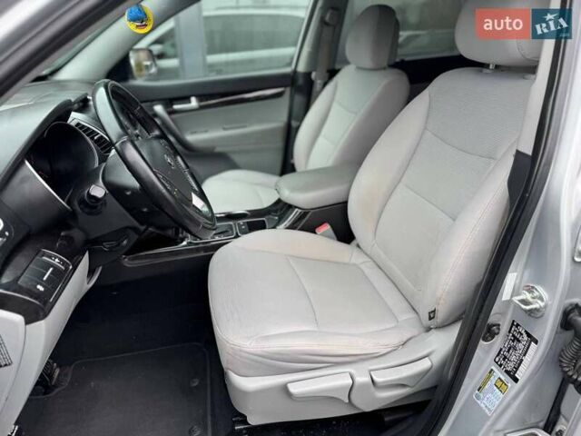 Сірий Кіа Соренто, об'ємом двигуна 2.36 л та пробігом 193 тис. км за 12300 $, фото 41 на Automoto.ua