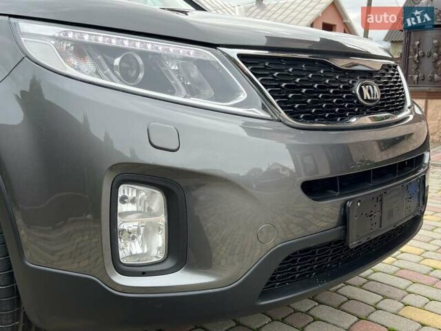 Киа Соренто 2014 в Ивано-Франковске на Automoto.ua Серый Киа Соренто, объемом двигателя 2.2 л и пробегом 221 тыс. км за 17499 $, фото 24 на Automoto.ua