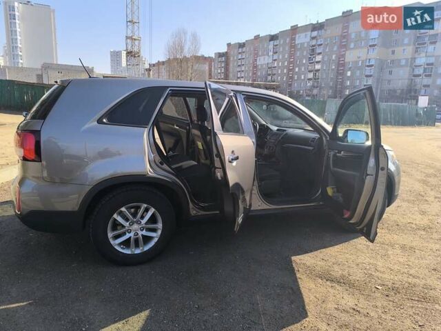 Серый Киа Соренто, объемом двигателя 2.36 л и пробегом 147 тыс. км за 12700 $, фото 9 на Automoto.ua