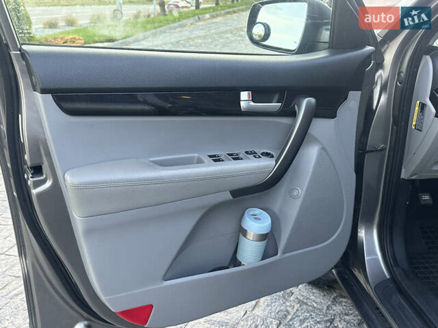 Сірий Кіа Соренто, об'ємом двигуна 2.35 л та пробігом 191 тис. км за 14500 $, фото 21 на Automoto.ua