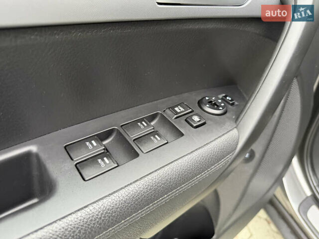 Серый Киа Соренто, объемом двигателя 2.2 л и пробегом 220 тыс. км за 16499 $, фото 54 на Automoto.ua