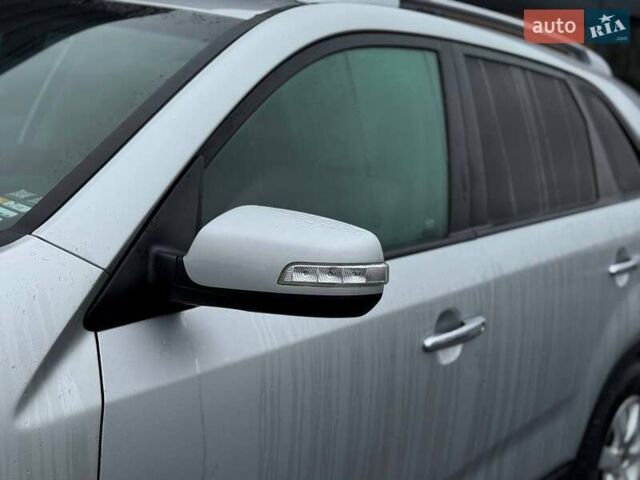 Сірий Кіа Соренто, об'ємом двигуна 2.36 л та пробігом 193 тис. км за 12300 $, фото 4 на Automoto.ua