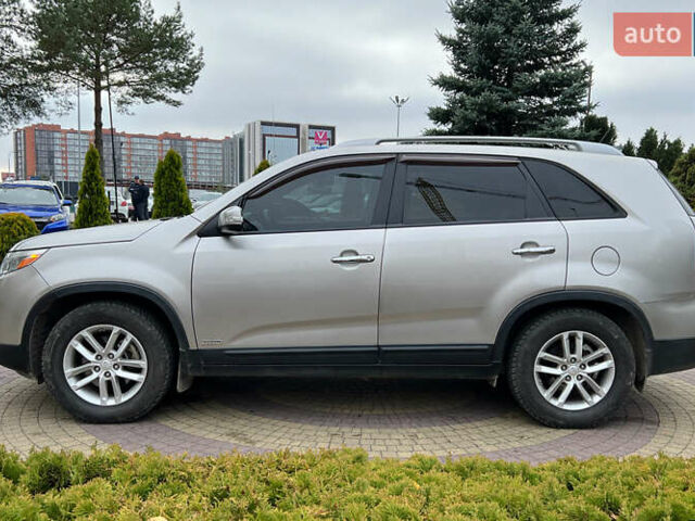 Сірий Кіа Соренто, об'ємом двигуна 2.36 л та пробігом 155 тис. км за 14800 $, фото 3 на Automoto.ua