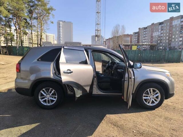 Серый Киа Соренто, объемом двигателя 2.36 л и пробегом 147 тыс. км за 12700 $, фото 10 на Automoto.ua