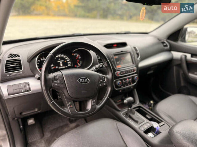 Киа Соренто 2014 в Дубно на Automoto.ua Серый Киа Соренто, объемом двигателя 2.2 л и пробегом 220 тыс. км за 16499 $, фото 25 на Automoto.ua